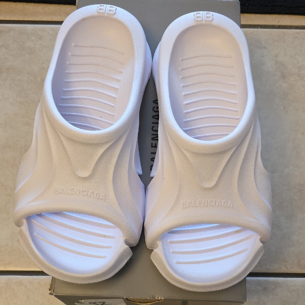 Balenciaga Mens White Foam Slide Sandals
